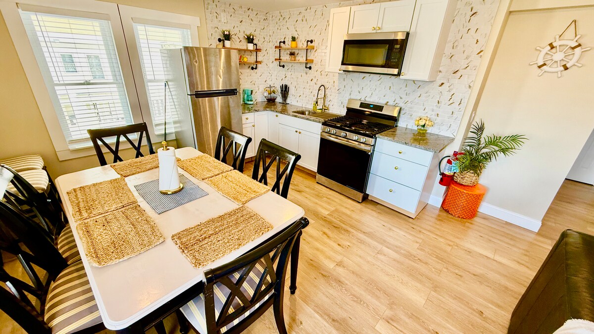 Full kitchen image 2