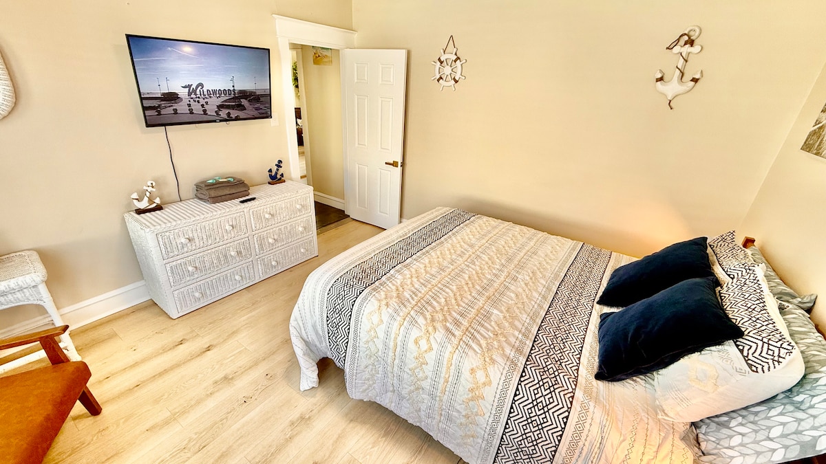 Bedroom 1 image 2