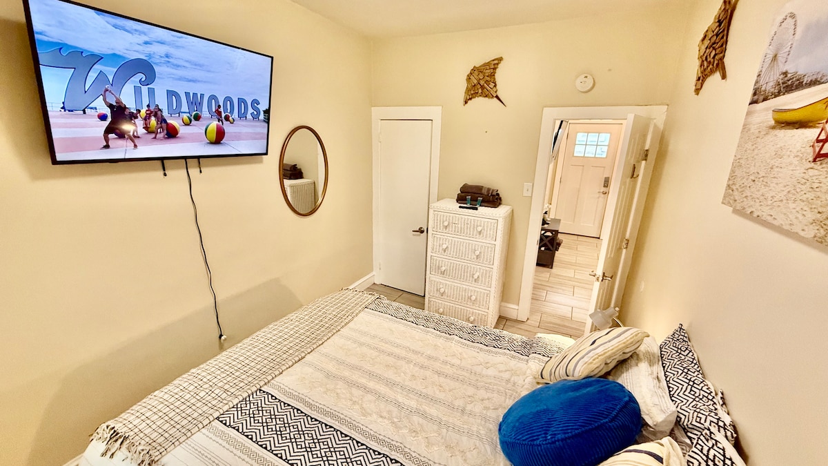 Bedroom 1 image 6