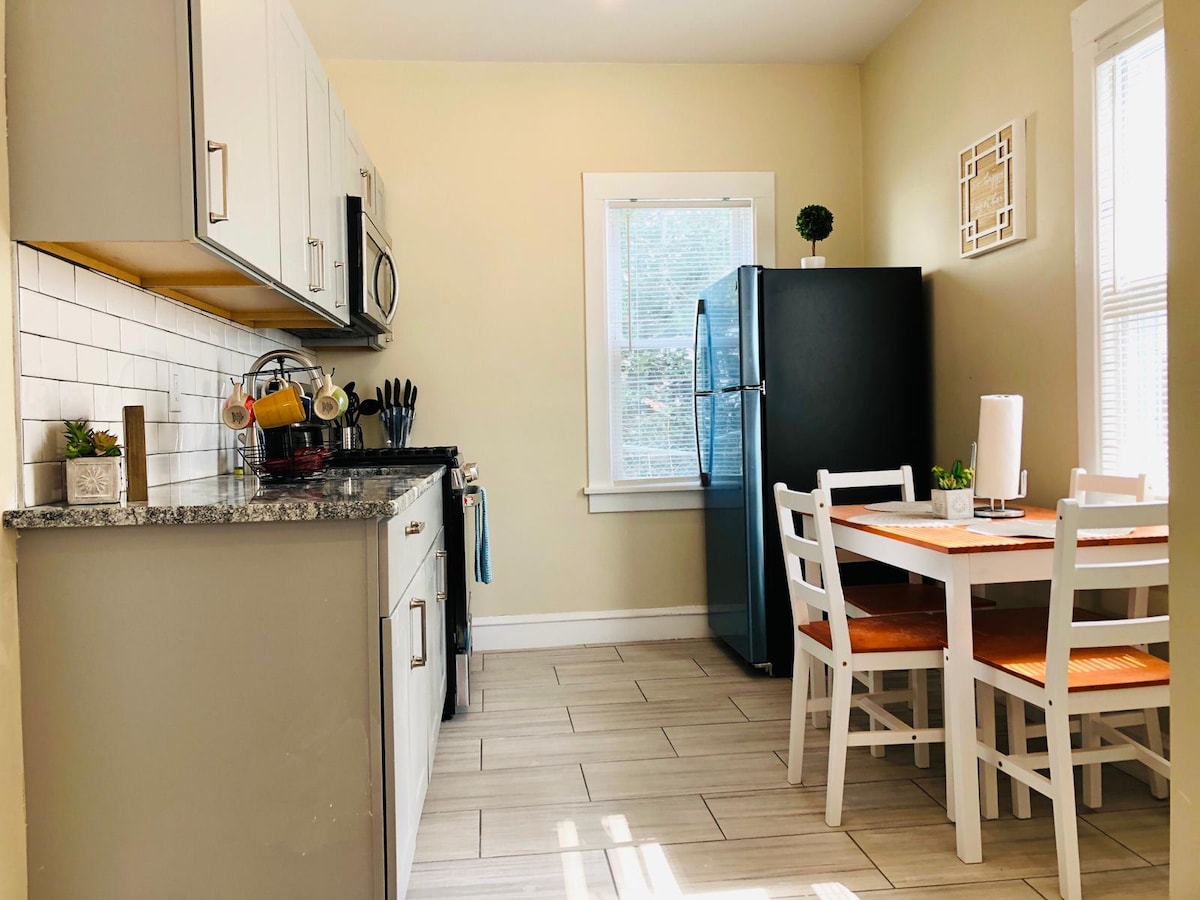 Full kitchen image 1
