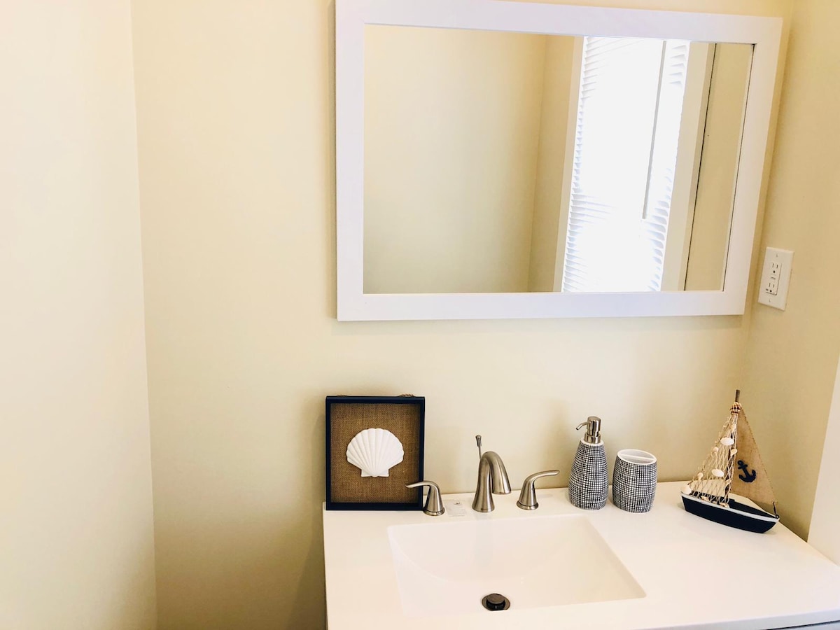 Full bathroom image 1