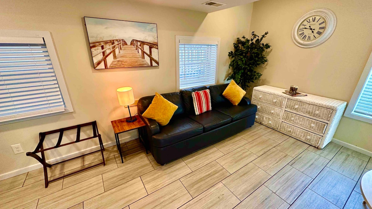 Living room image 5
