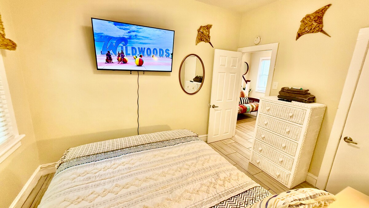 Bedroom 1 image 6