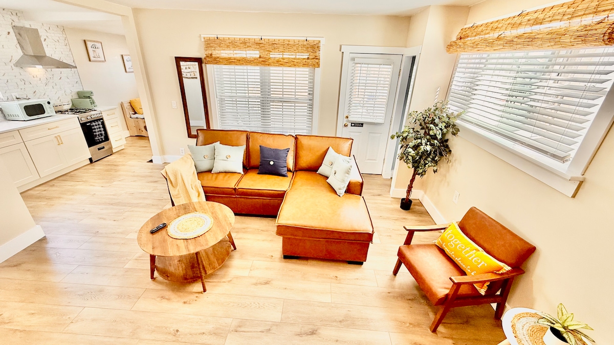 Living room image 6