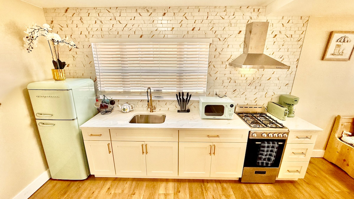 Full kitchen image 1