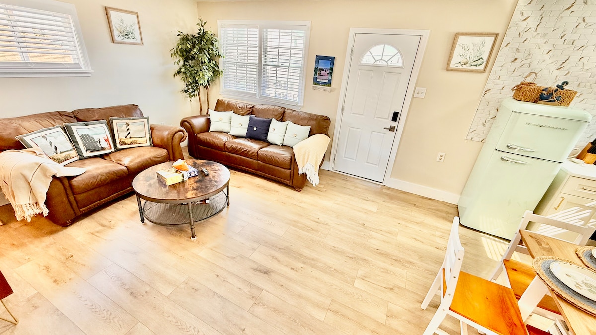 Living room image 6