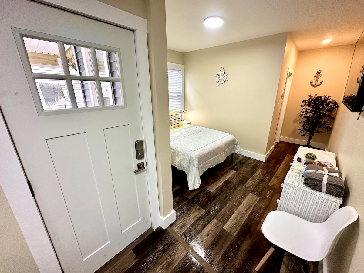 Bedroom image 8