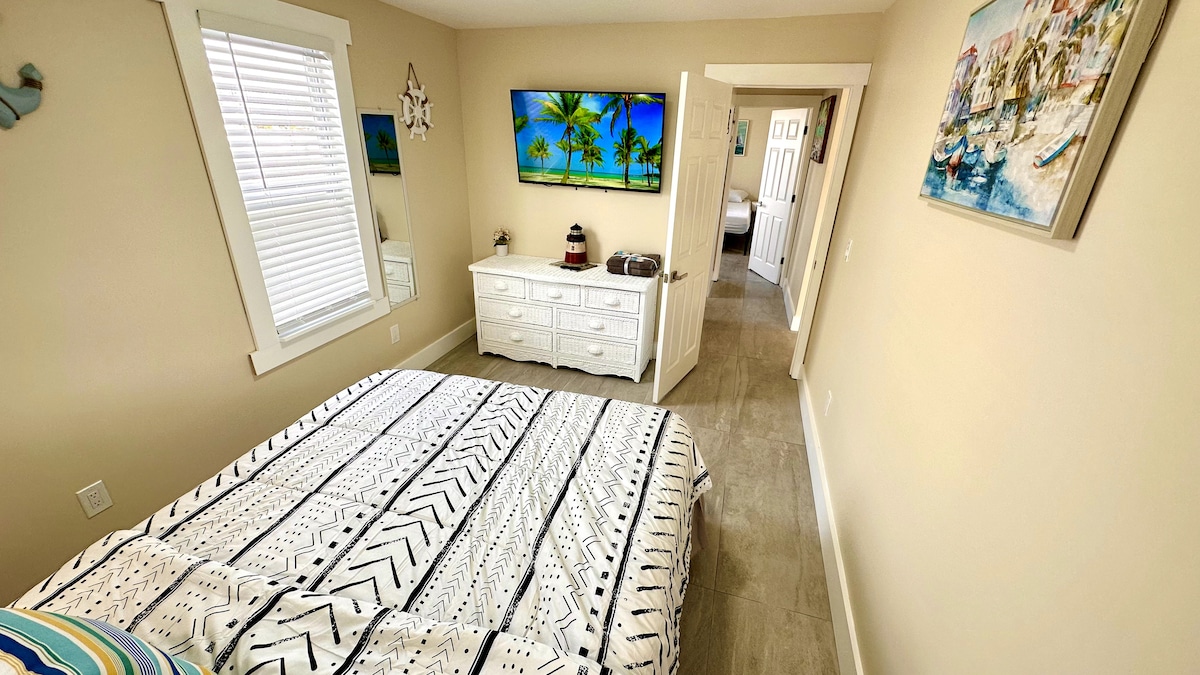 Bedroom 1 image 4