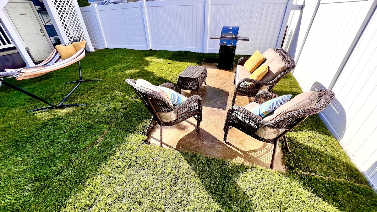 Backyard image 4