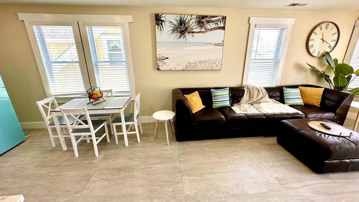 Living room image 6