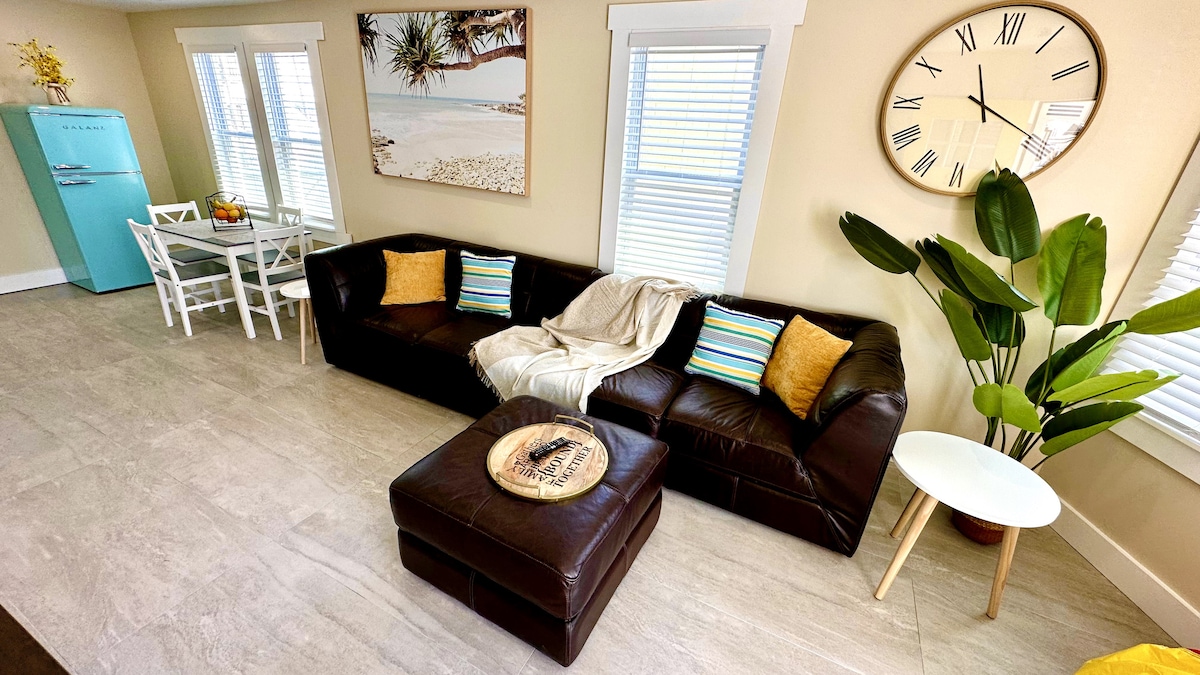 Living room image 3