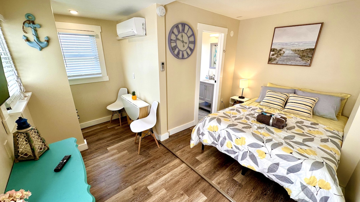 Small Dining area with foldable table