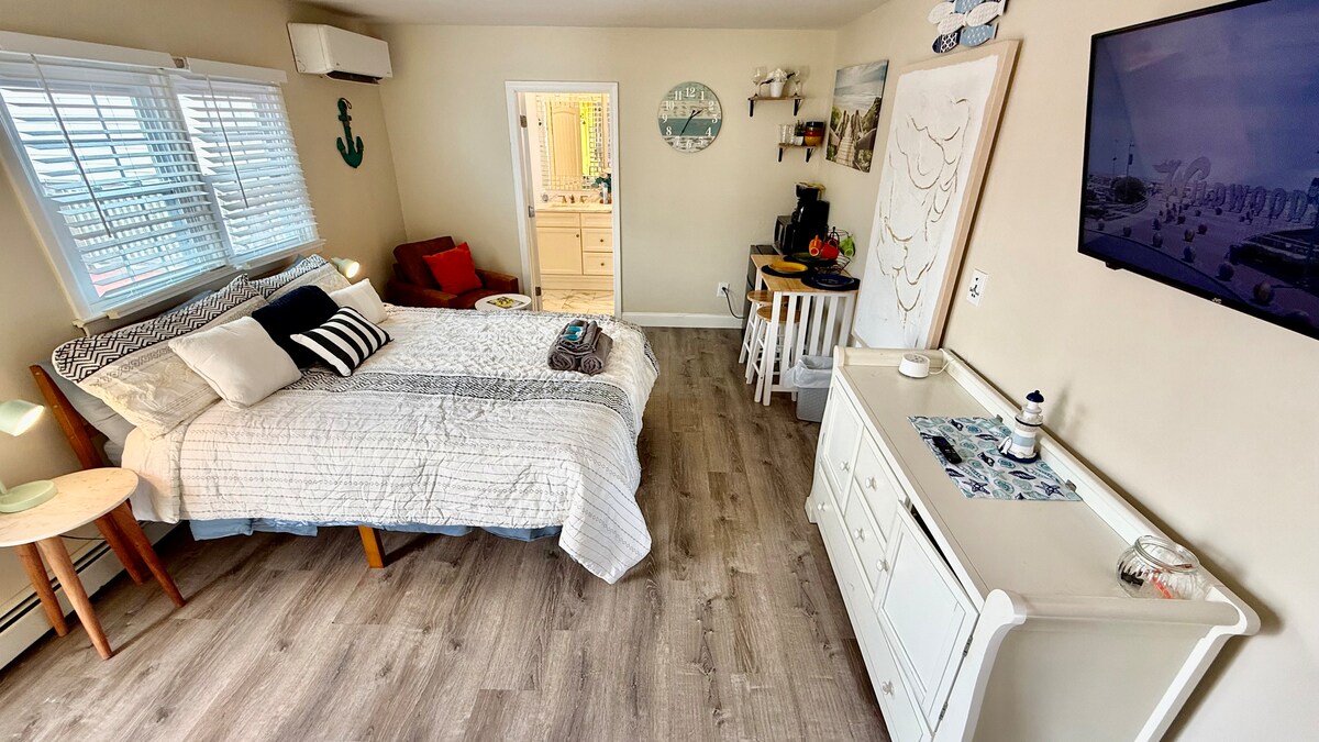 Bedroom image 12