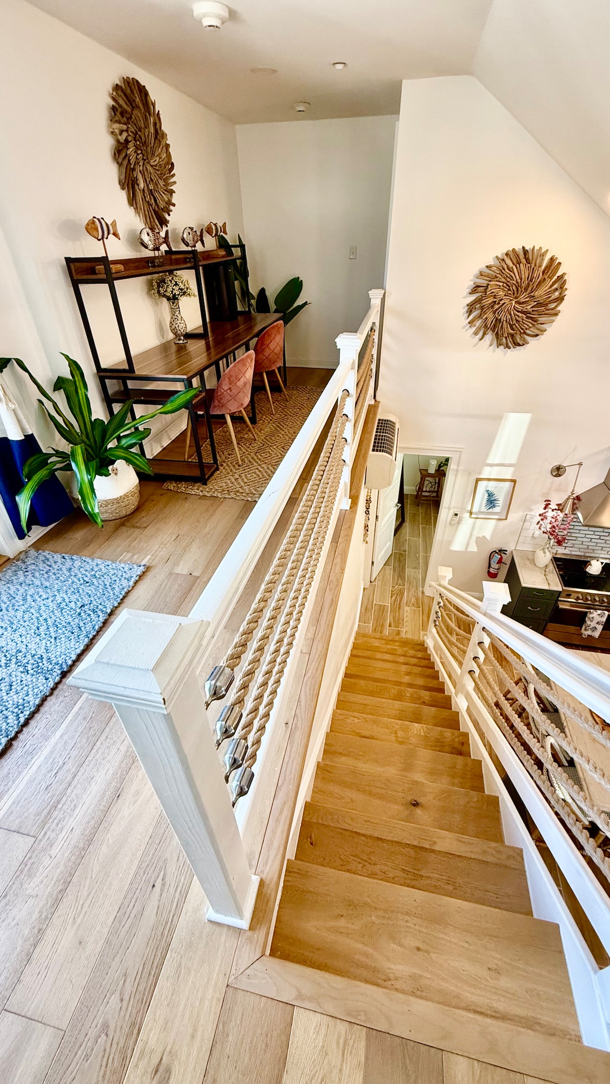 Living room image 20