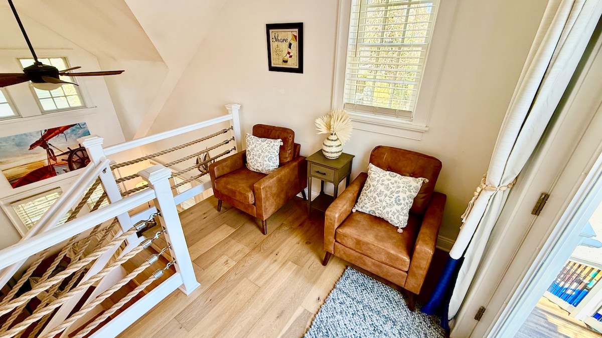 Living room image 19