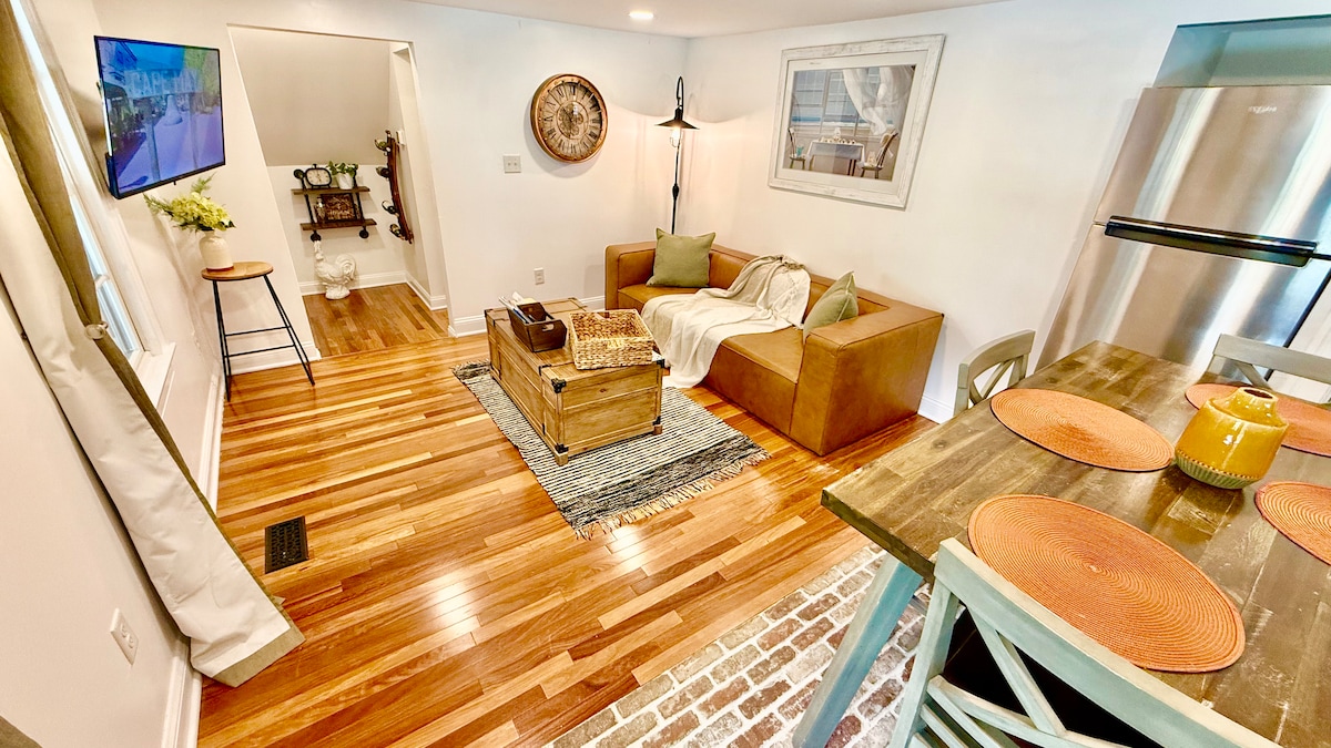 Living room image 13