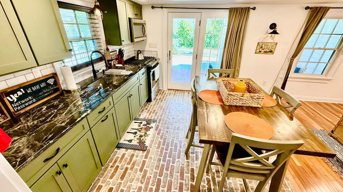 Full kitchen image 1