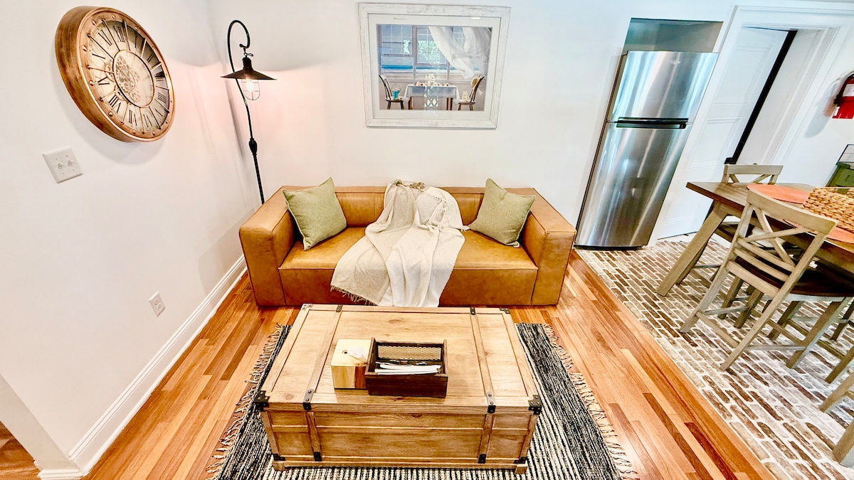 Living room image 4