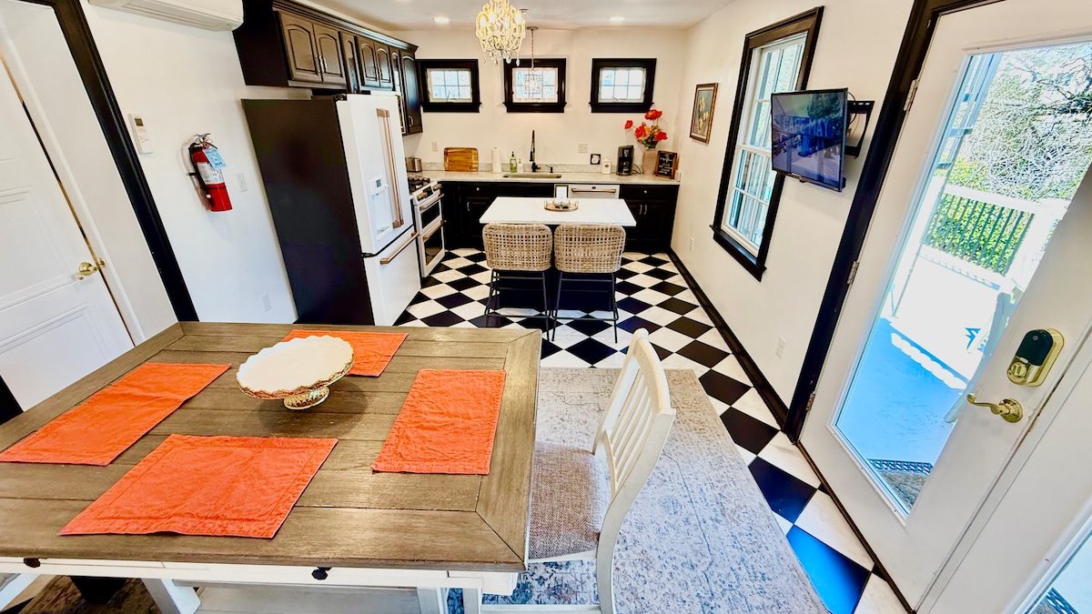 Full kitchen image 2