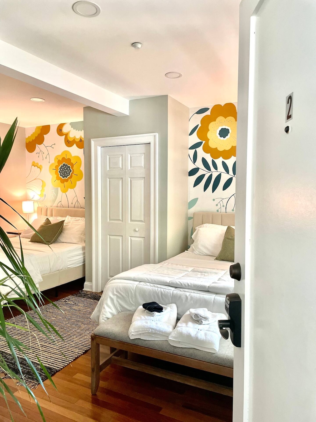 Bedroom 1 image 2