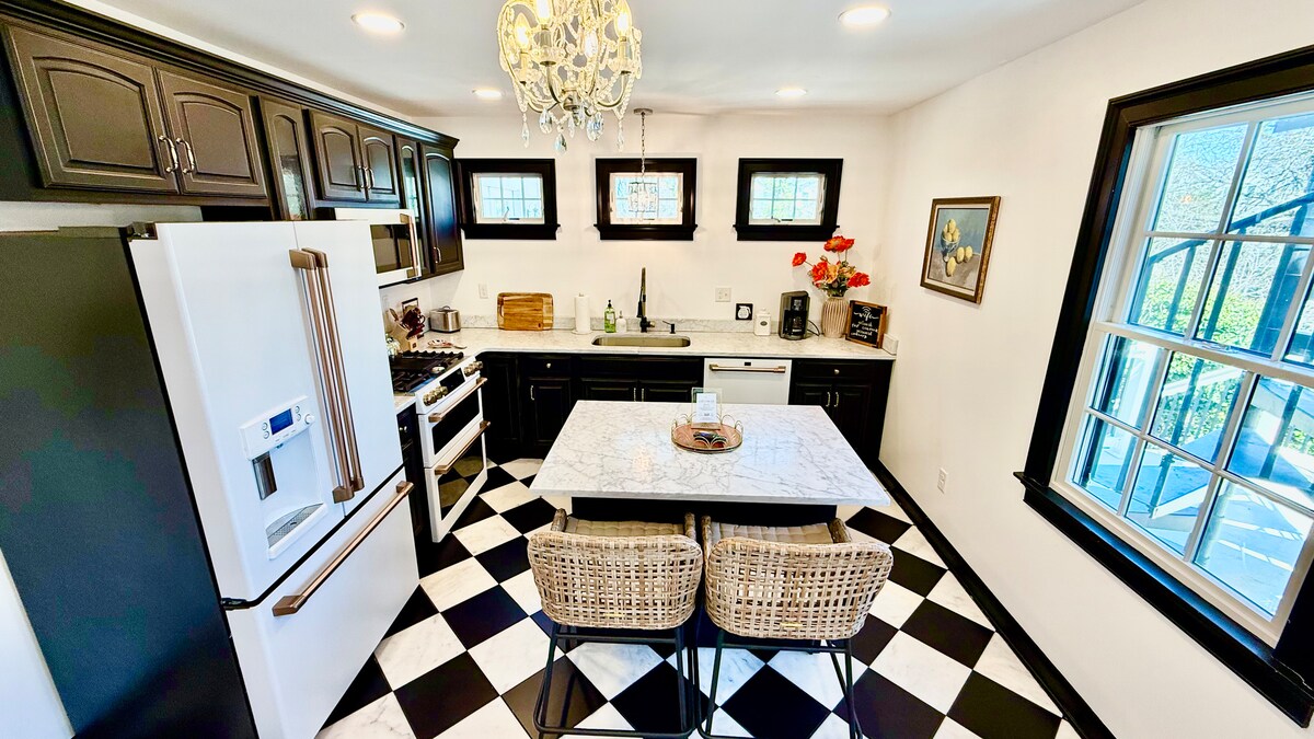Full kitchen image 6
