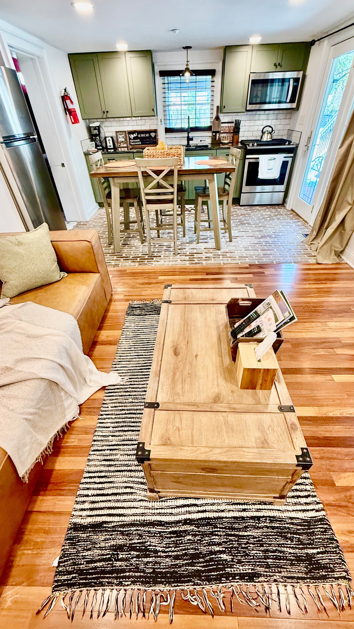 Living room image 6