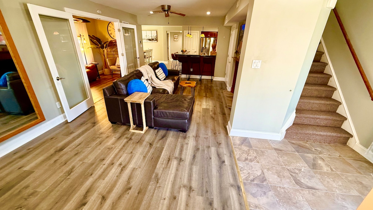 Living room image 8