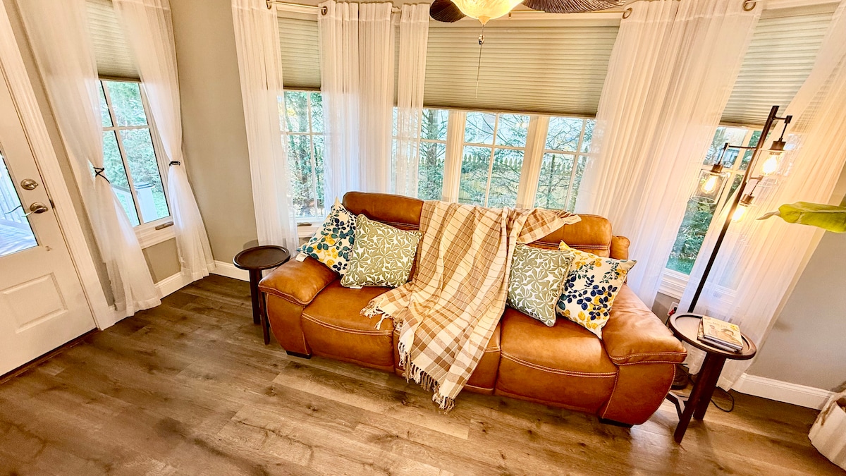 Living room image 13