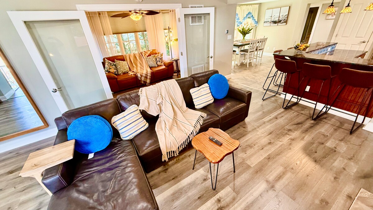 Living room image 8