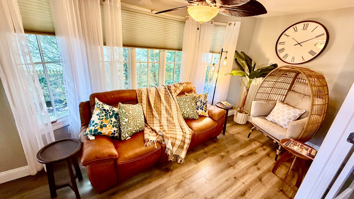 Living room image 14