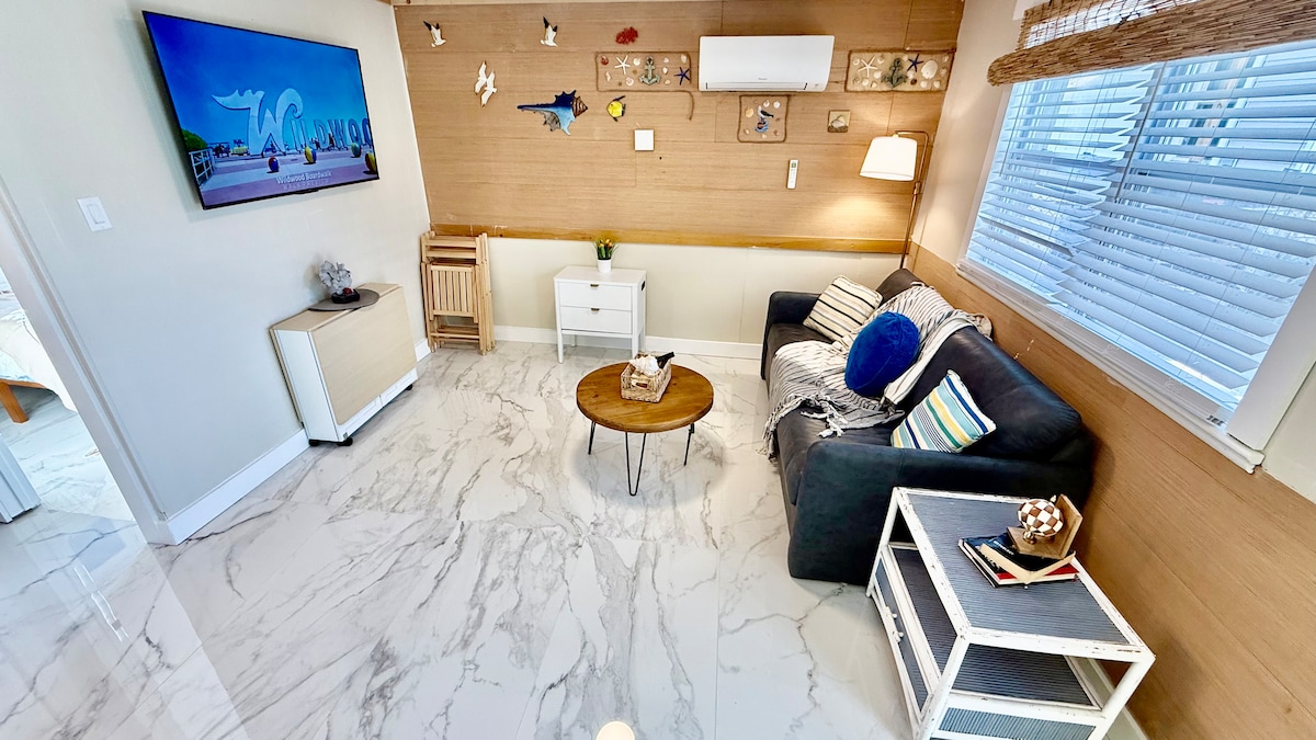 Living room image 8