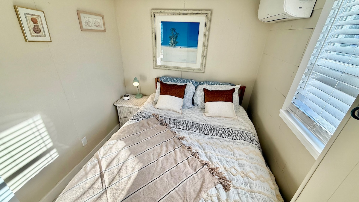 Bedroom image 2