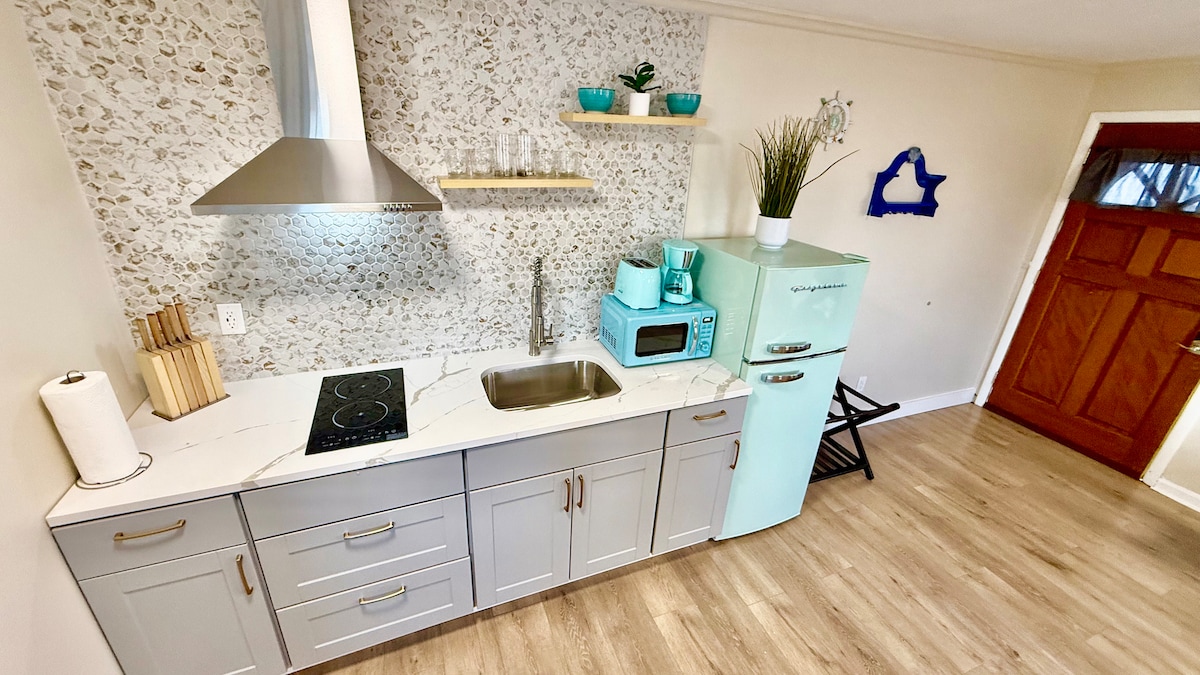 Full kitchen image 2