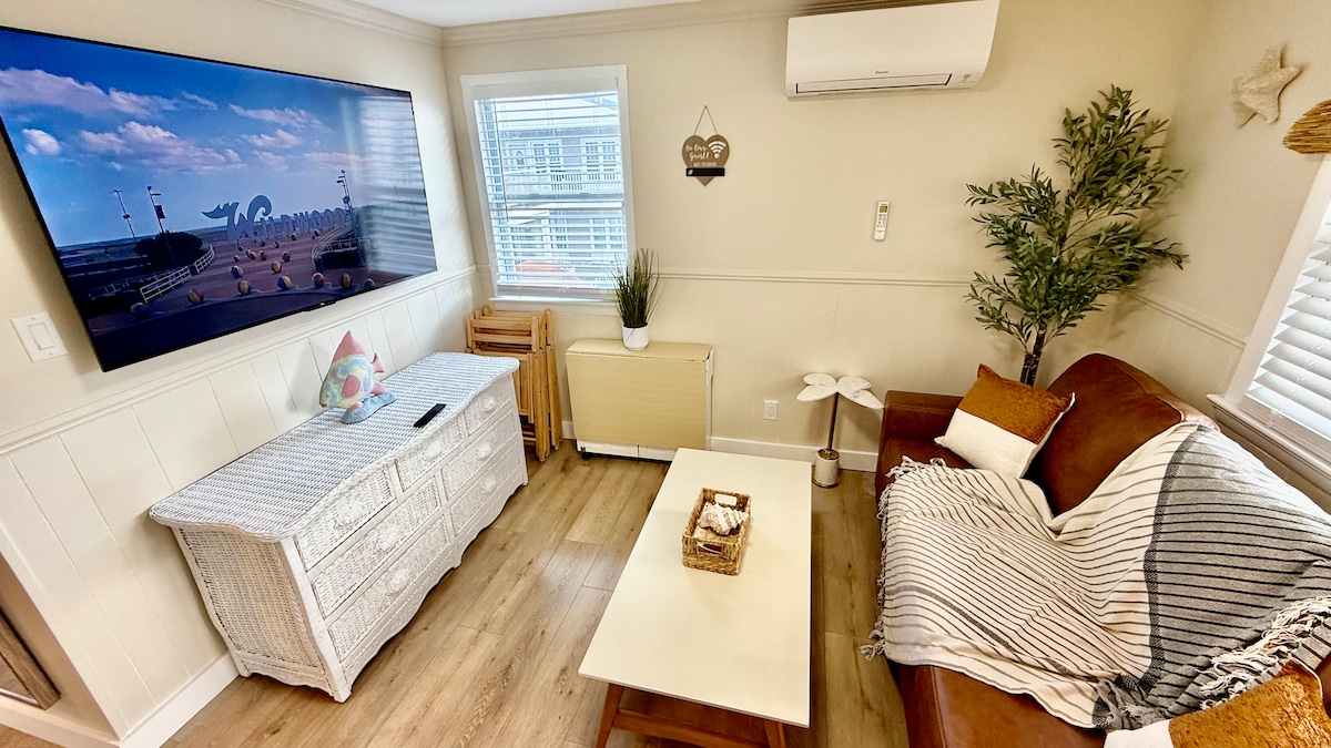 Living room image 8