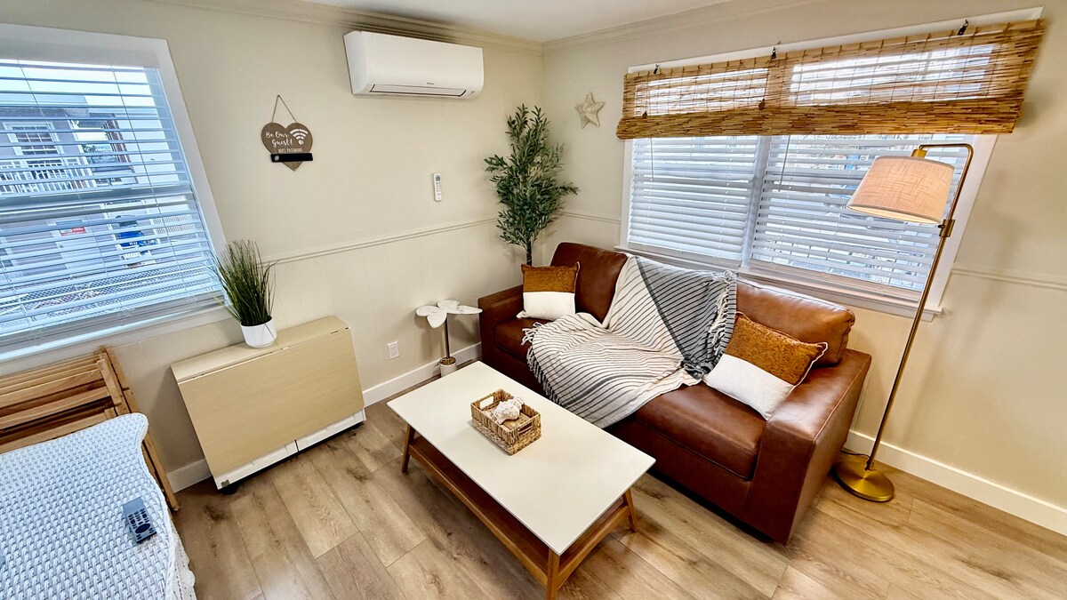 Living room image 7