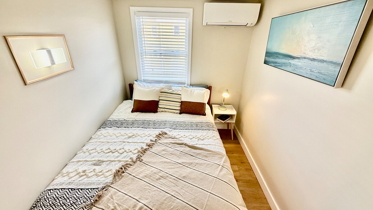 Bedroom 1 image 3