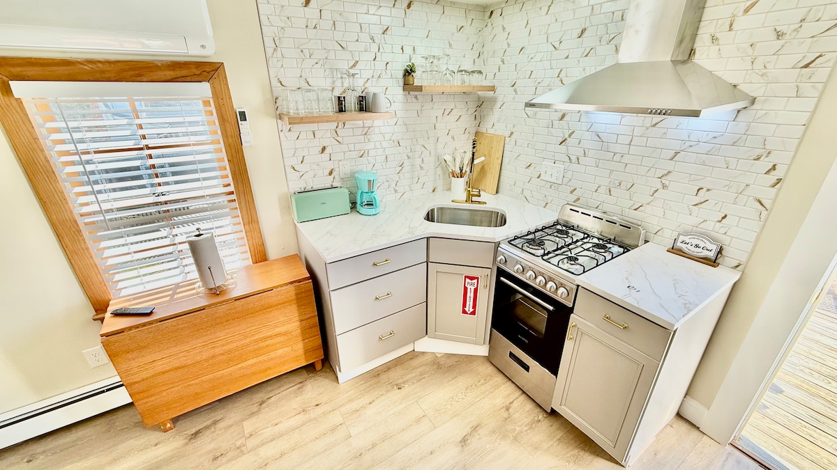 Full kitchen image 1