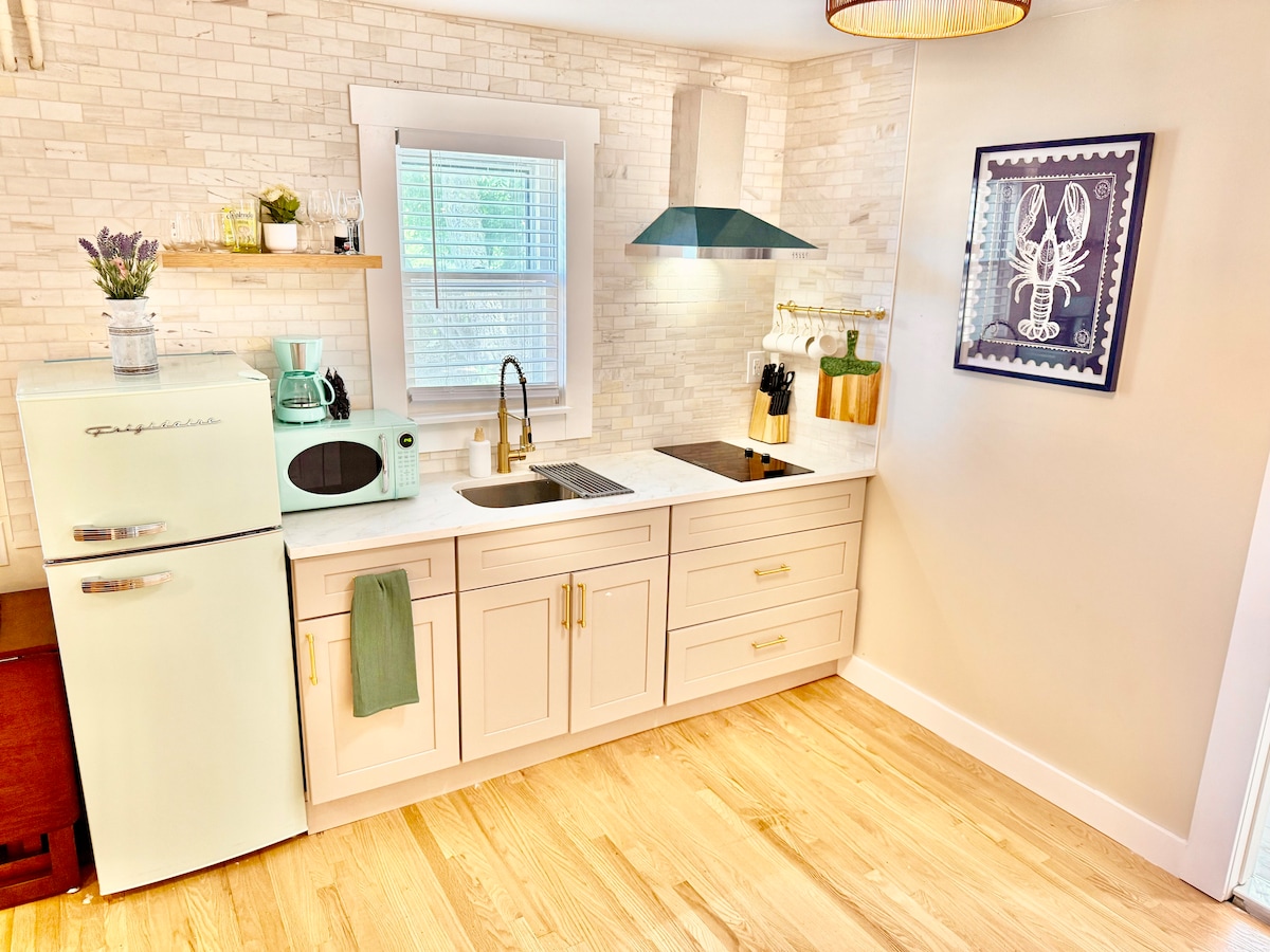Full kitchen image 1