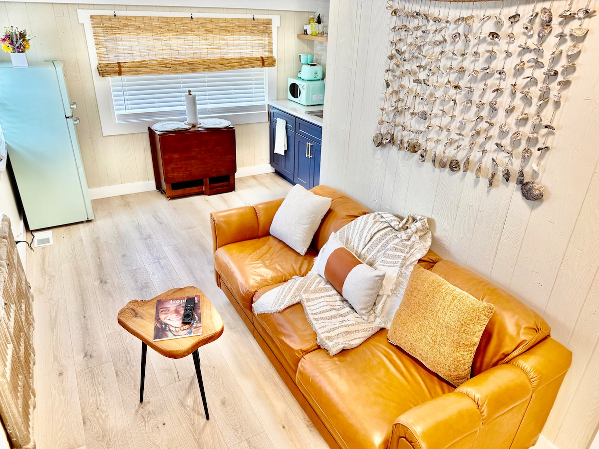 Living room image 4
