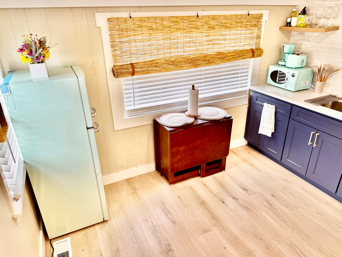 Full kitchen image 2