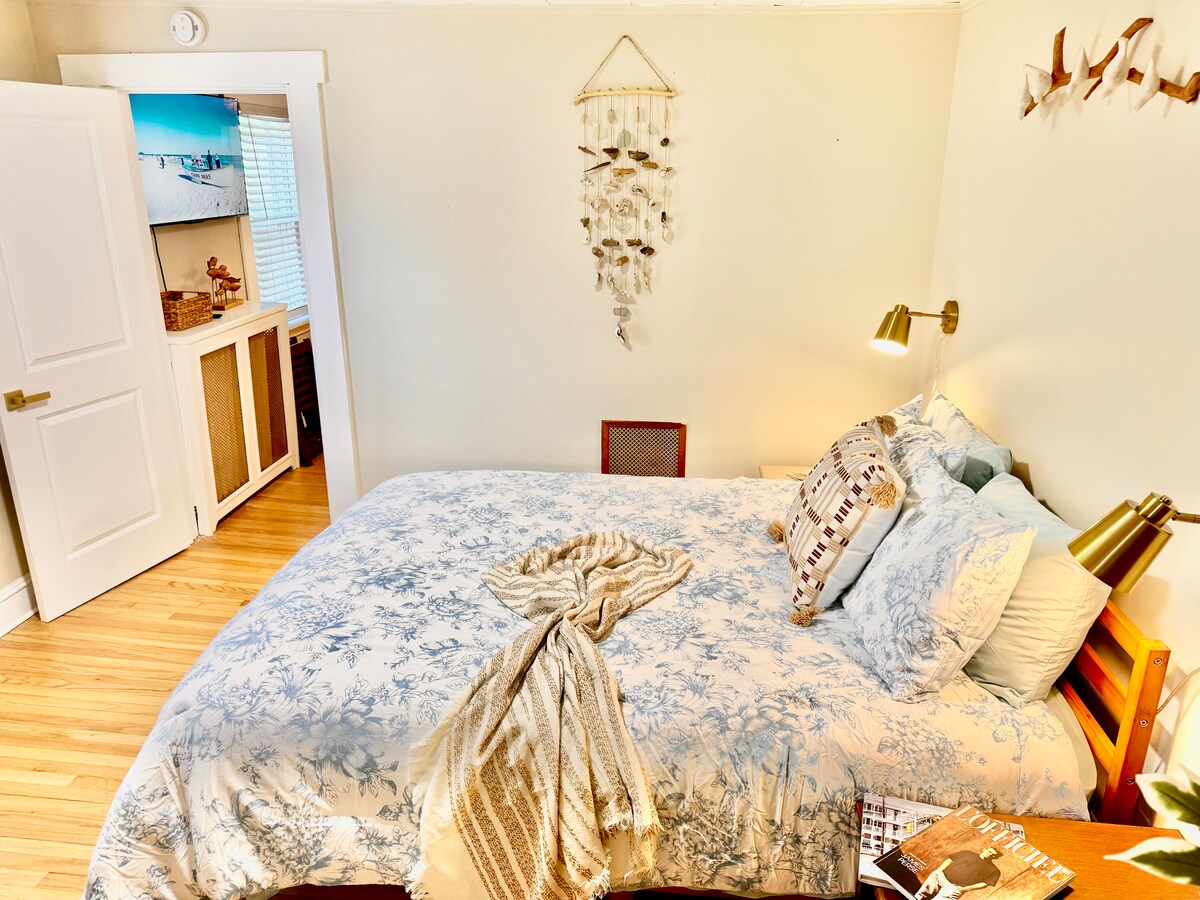 Bedroom 1 image 5