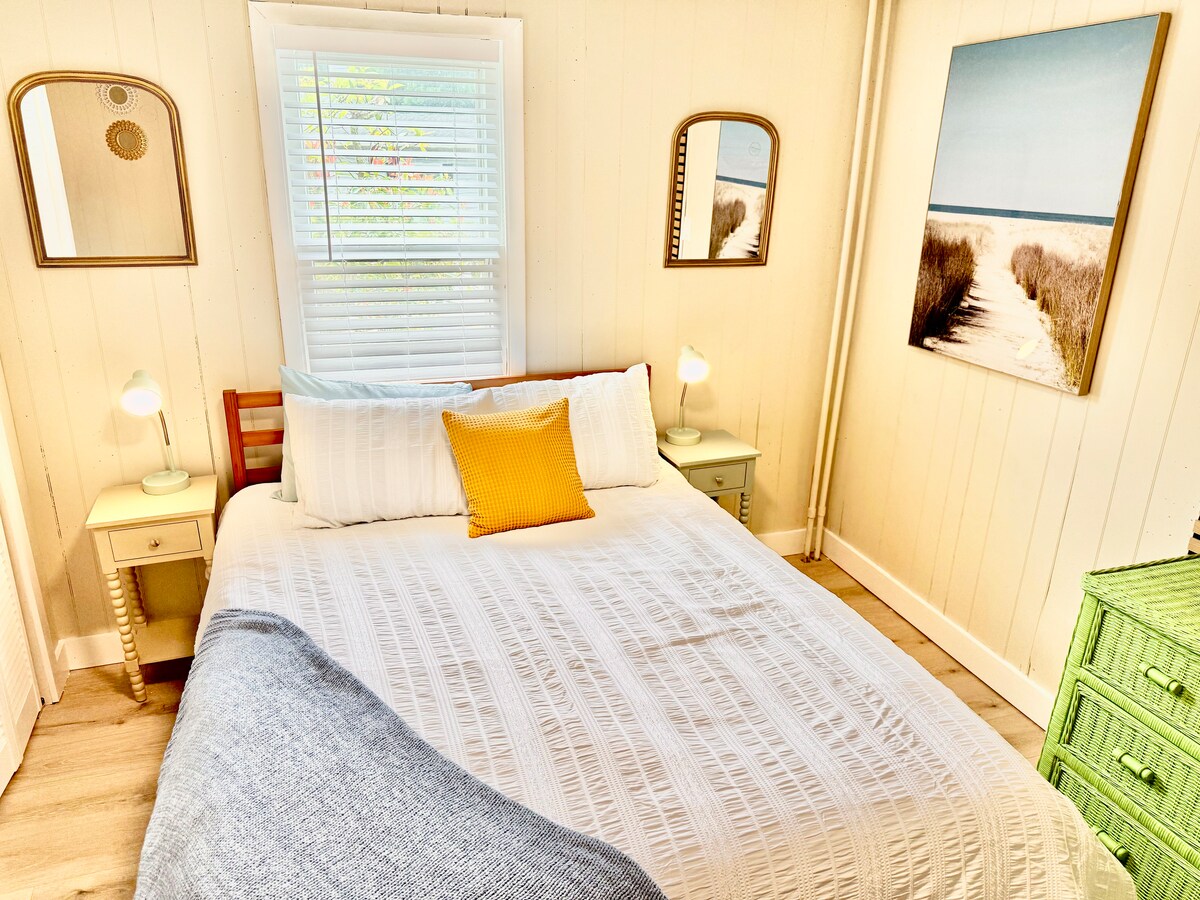 Bedroom image 2