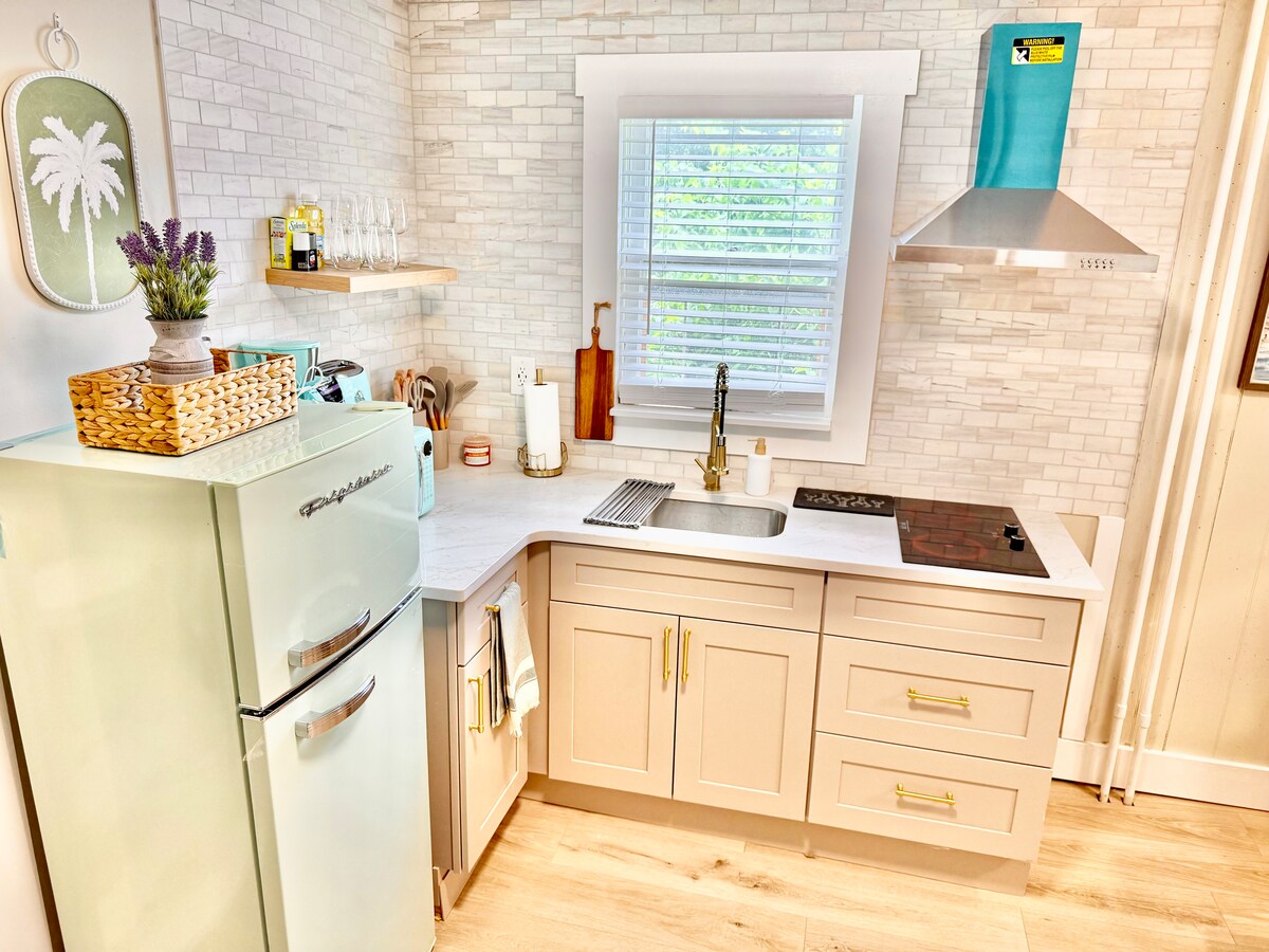 Full kitchen image 2