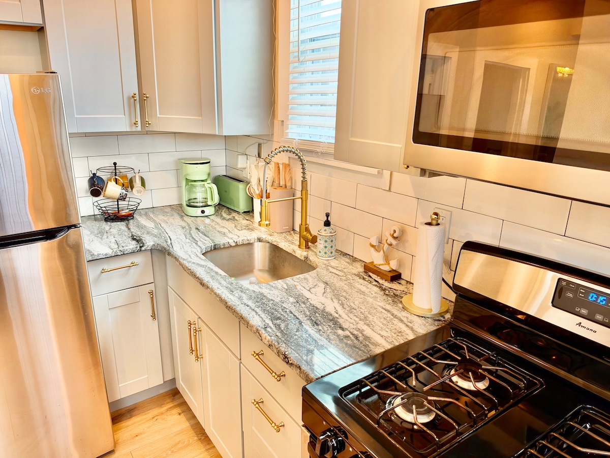 Full kitchen image 4
