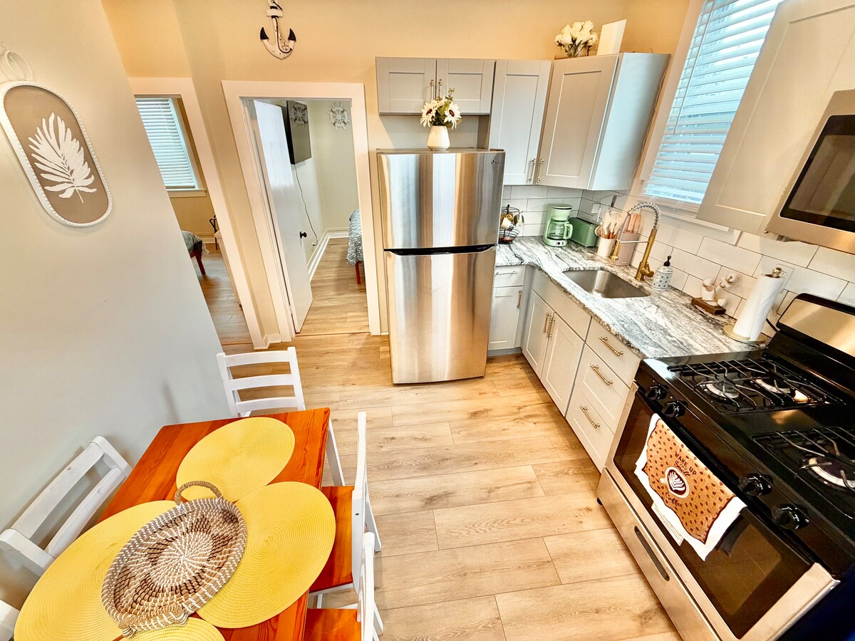 Full kitchen image 1