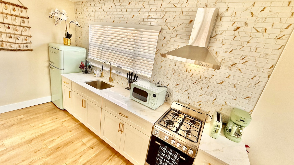 Full kitchen image 3