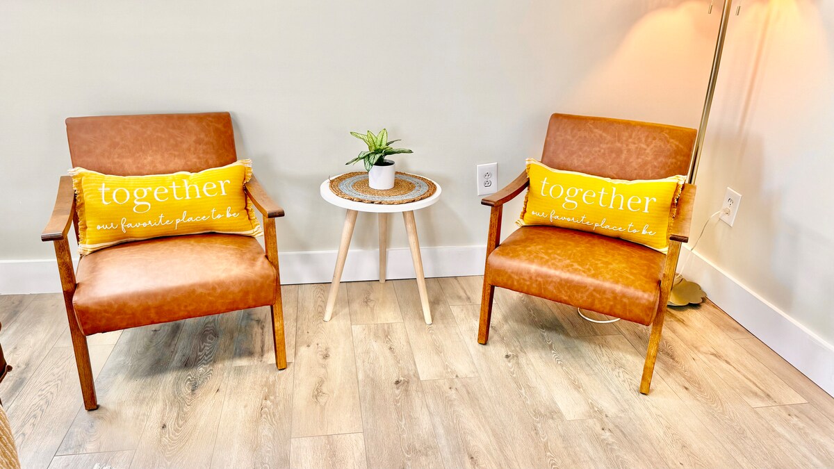 Living room image 16