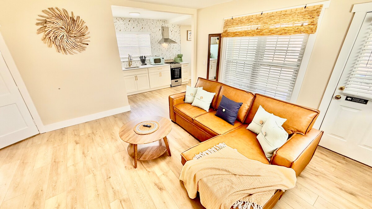 Living room image 15