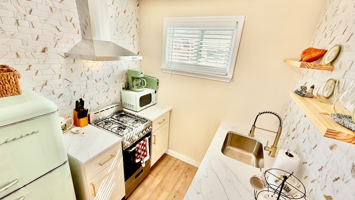 Full kitchen image 6