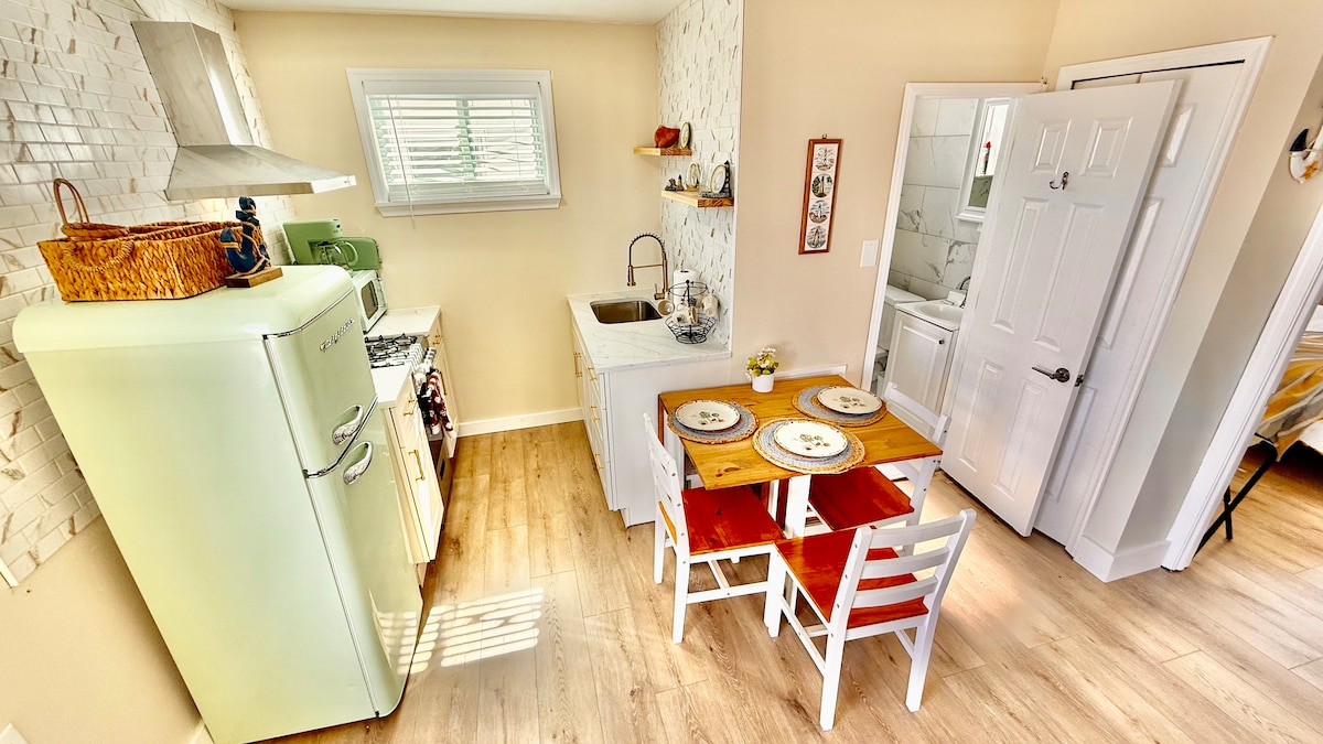 Full kitchen image 2